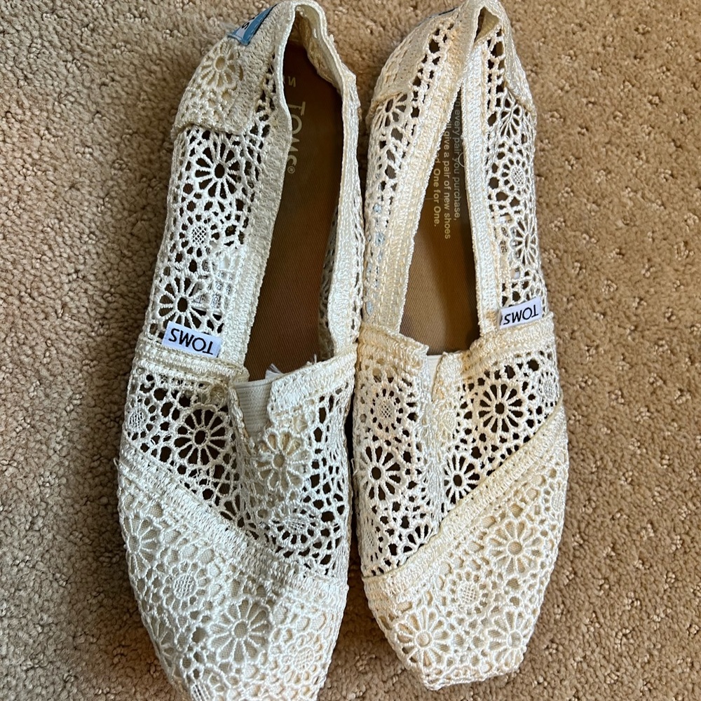 TOM’s MOROCCAN CROCHET SLIP-ON